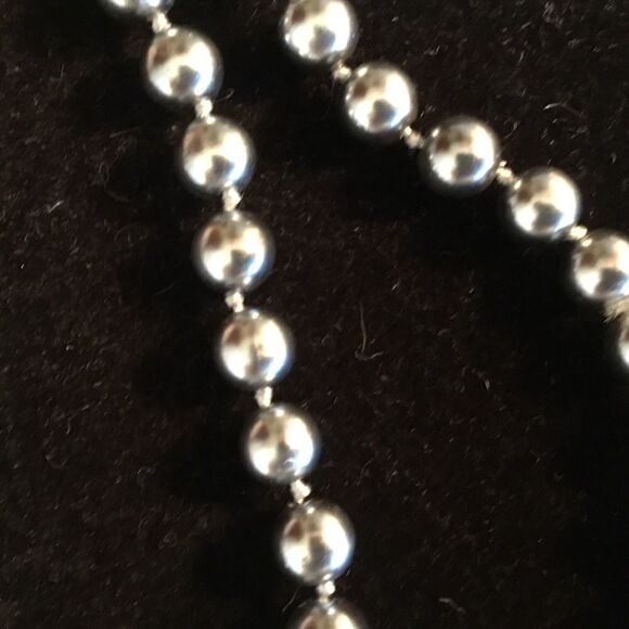 Faux Platinum Grey Pearl Necklace - Picture 4 of 6